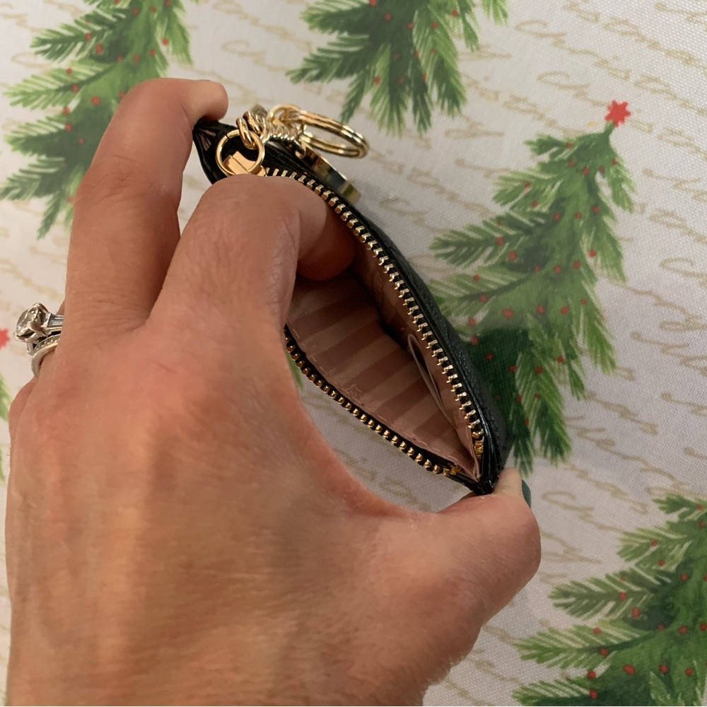 The Victoria Card Case Keychain - Picture 5 of 7